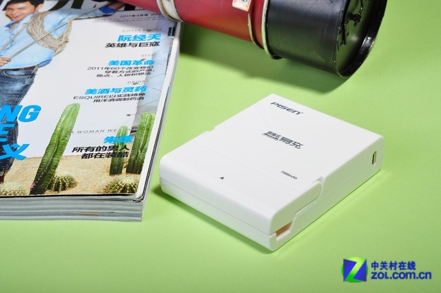 机身纯白耐用 品胜底座式易充售价180元 