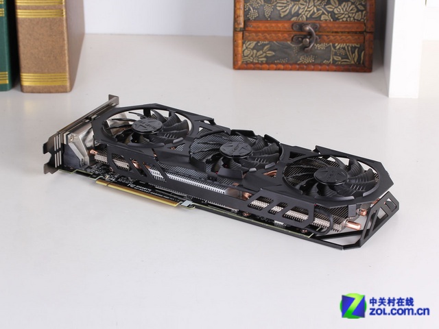 技嘉GTX970 外观图 